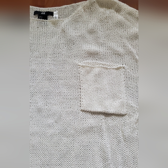 H&M cream sweater with pocket - Picture 2 of 4
